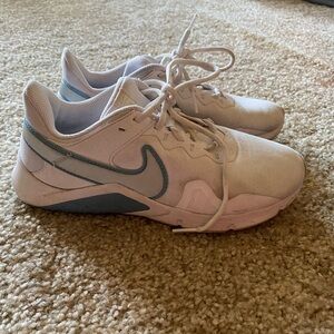 Nike sneakers, women’s 8